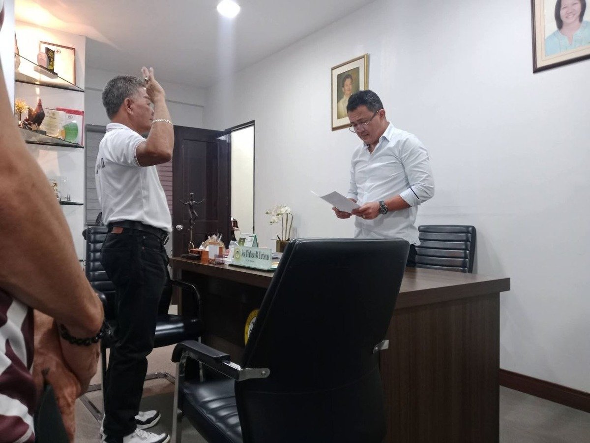 Edmundo Estacion Sworn In as Linothangan Barangay Chief 1 Photo courtesy of Barangay Linothangan Facebook Page