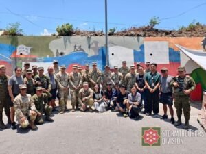 Filipino, American Soldiers Partner with Tacloban Residents in Art Initiative