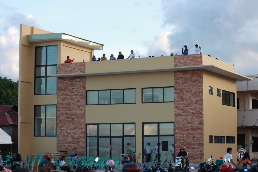 The two-story multipurpose building at Pantawan People's Park, turned over on June 16, 2025. (BNNO)